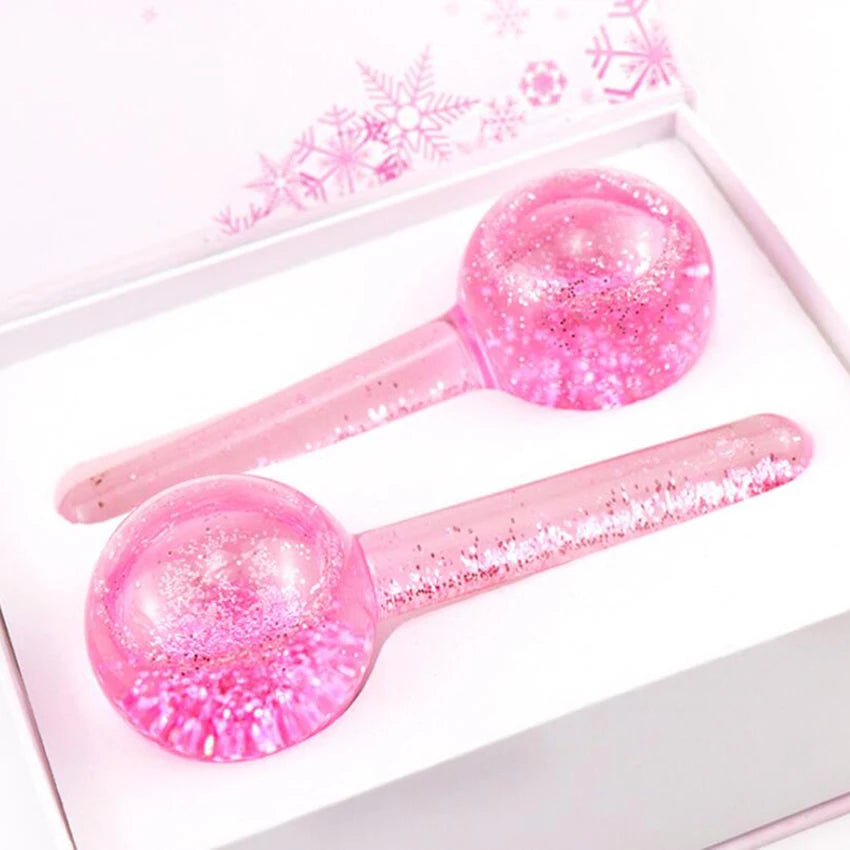 Ice globes massageador facial esferas de gelo para skincare em fundo branco