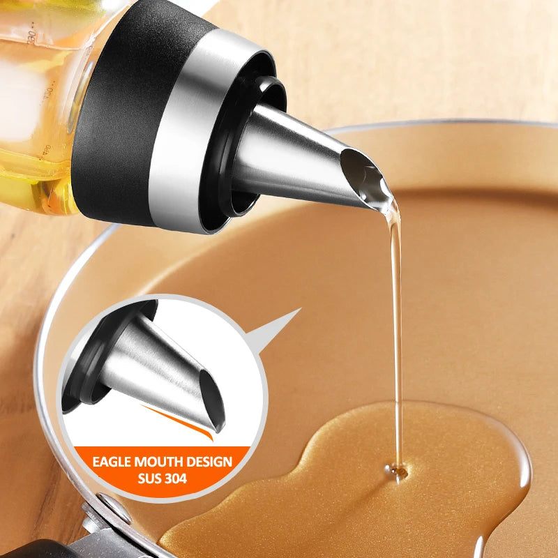 Dispenser de azeite e óleo 500ml com medidor e bico antivazamento em fundo branco