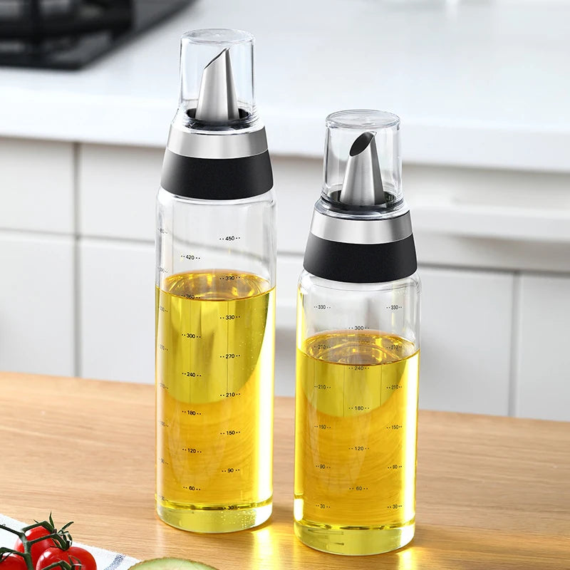 Dispenser de azeite e óleo 500ml com medidor e bico antivazamento em fundo branco