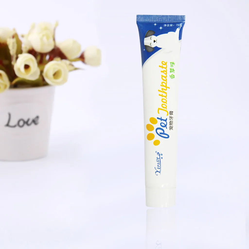 Creme dental enzimático para pet cães e gatos em fundo branco