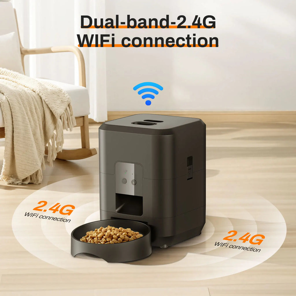 Comedouro automático para pets com timer programável e dispenser inteligente em fundo branco