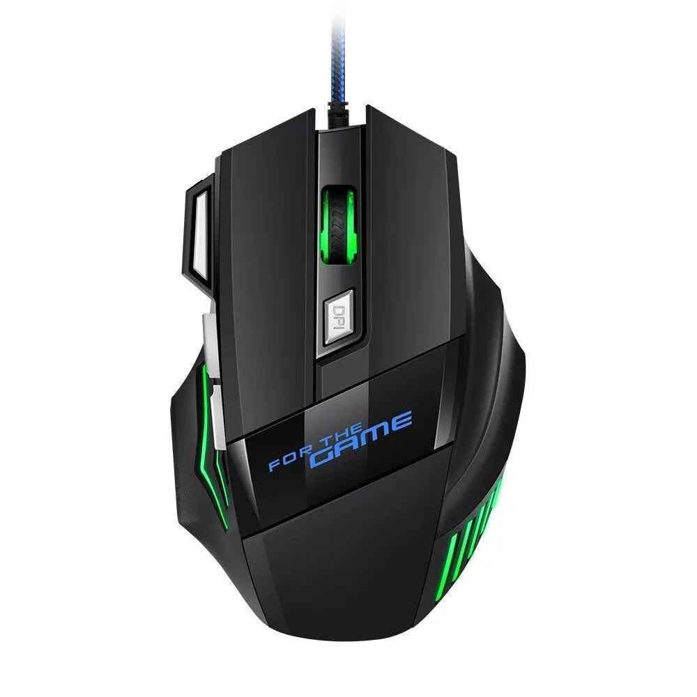Mouse gamer USB com LED RGB ergonômico em fundo branco