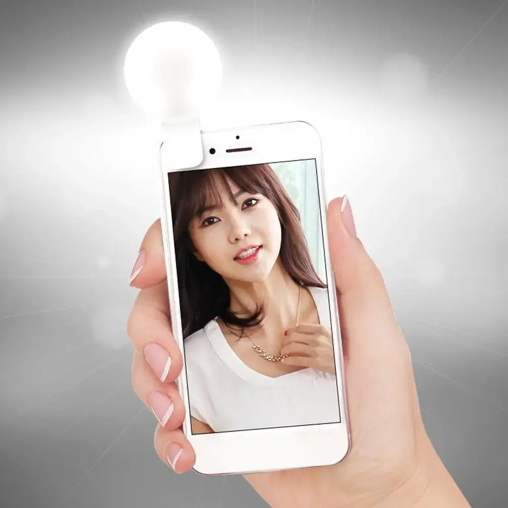 Ring light para celular clip com 3 níveis de luz em fundo branco
