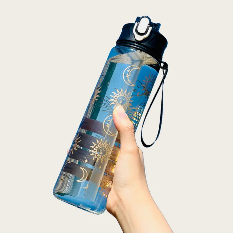 Garrafa de água squeeze 800ml academia esporte em fundo branco