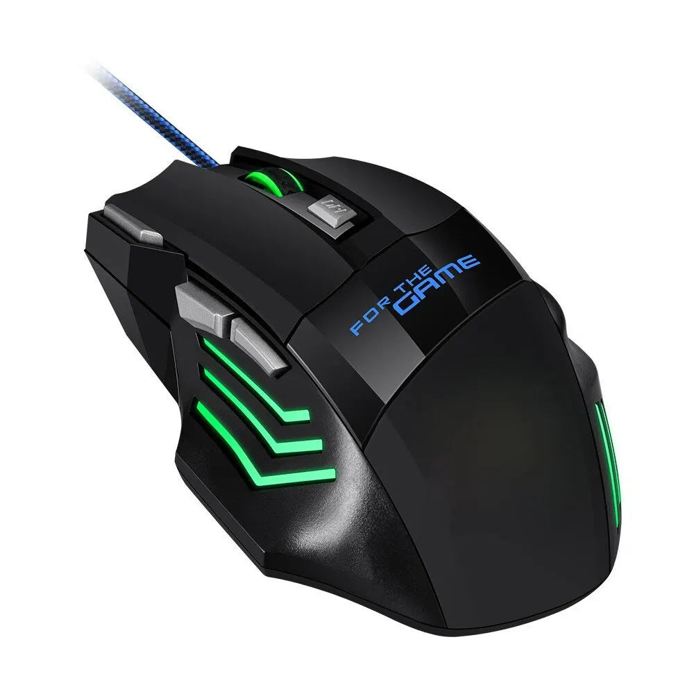 Mouse gamer USB com LED RGB ergonômico em fundo branco