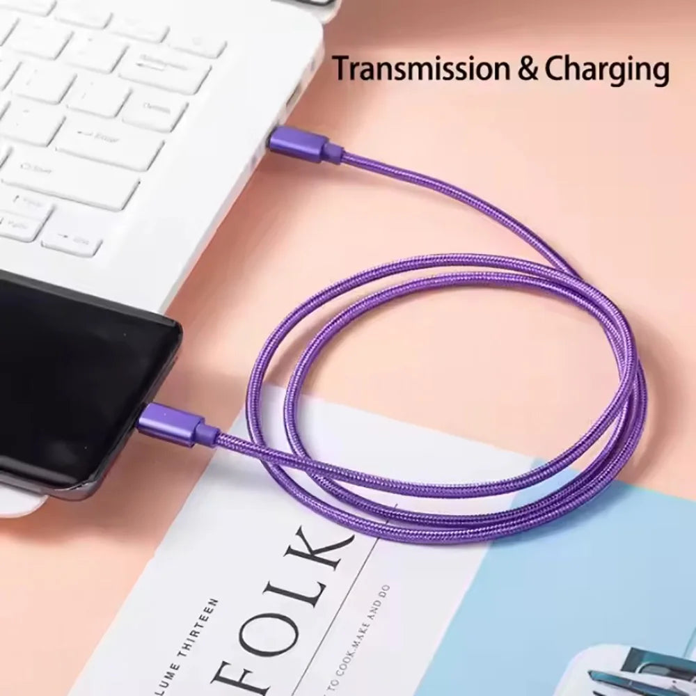 Cabo USB-C reforçado nylon trançado fast charge em fundo branco