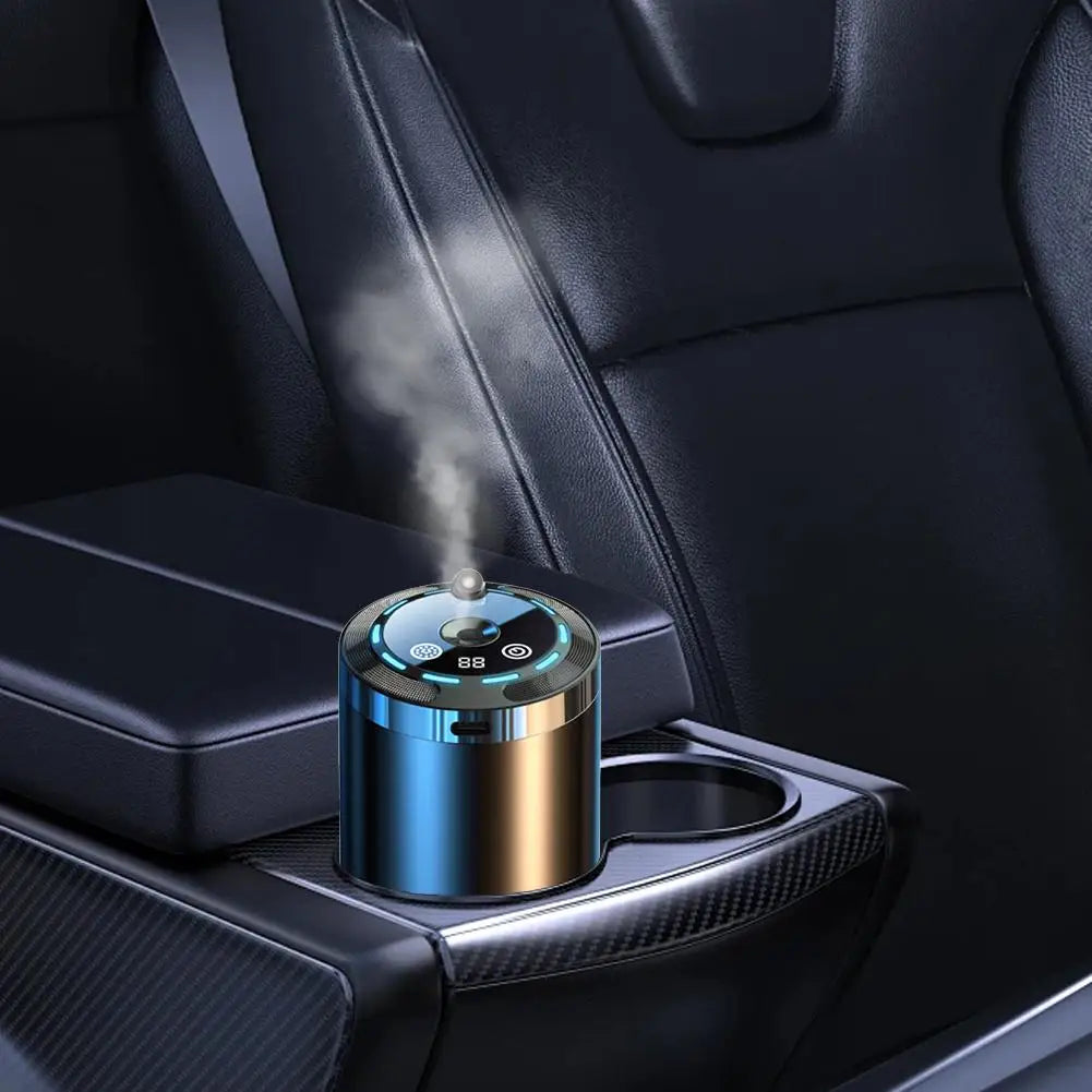 Difusor aromático de carro elétrico umidificador 5 modos USB em fundo branco