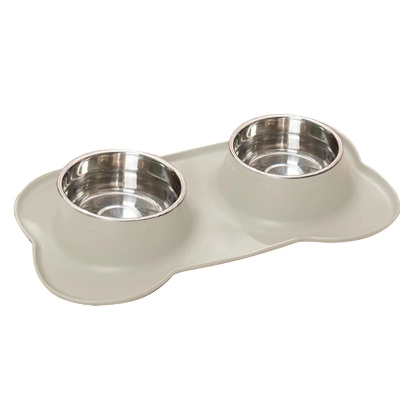 Comedouro silicone duplo com tigelas aço inox removíveis em fundo branco