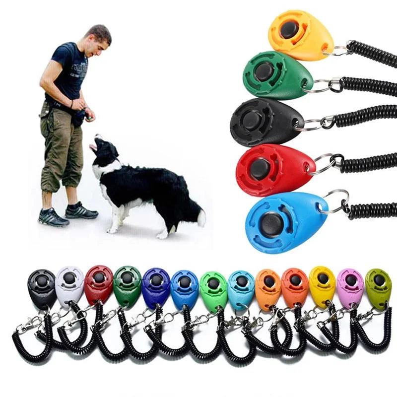 Clicker de treinamento com alça de pulso em fundo branco