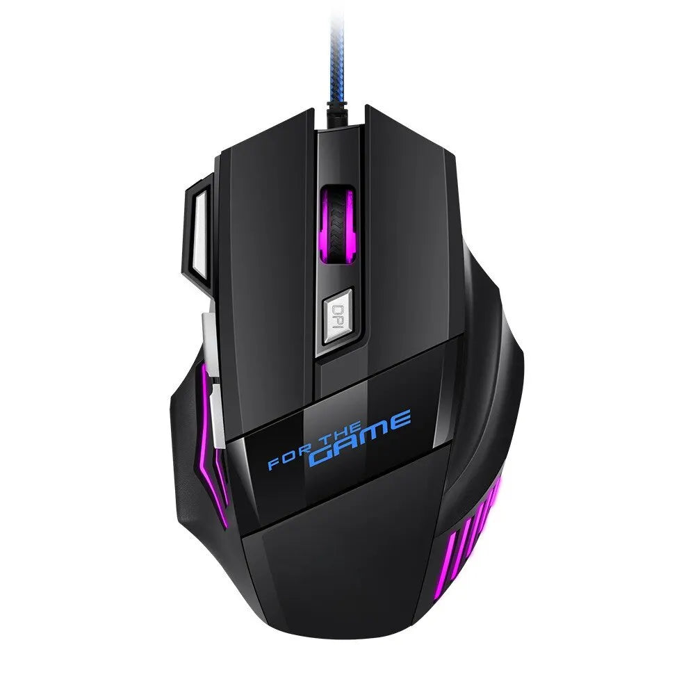 Mouse gamer USB com LED RGB ergonômico em fundo branco