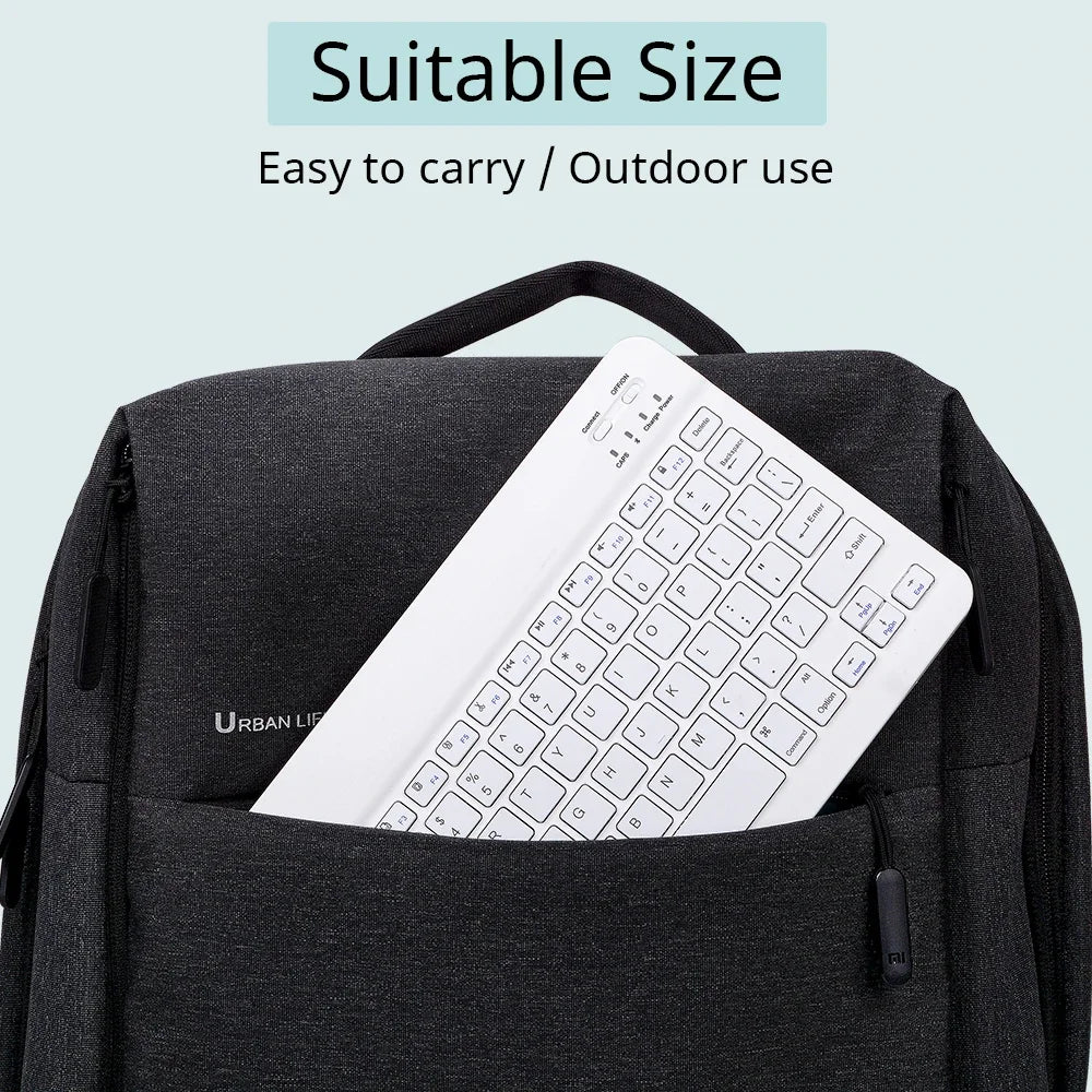 Teclado bluetooth sem fio ultra slim portátil em fundo branco