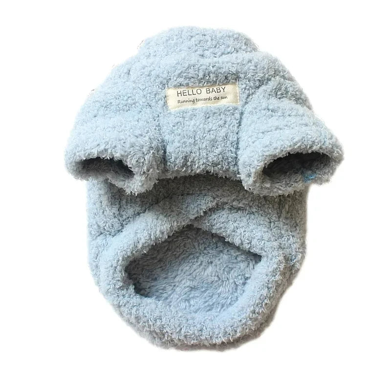 Roupinha suéter de inverno para cães em tricô macio com gola alta em fundo branco