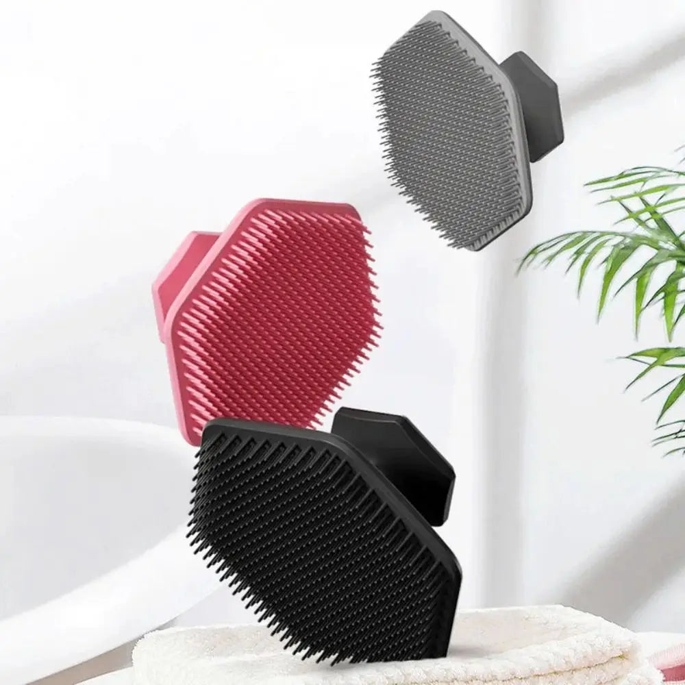 Escova facial de silicone limpeza profunda em fundo branco