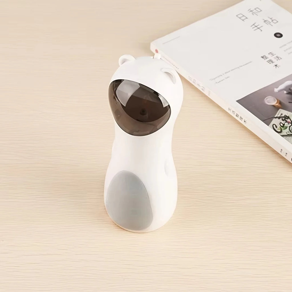 Brinquedo laser automático para gato com timer e movimento giratório em fundo branco