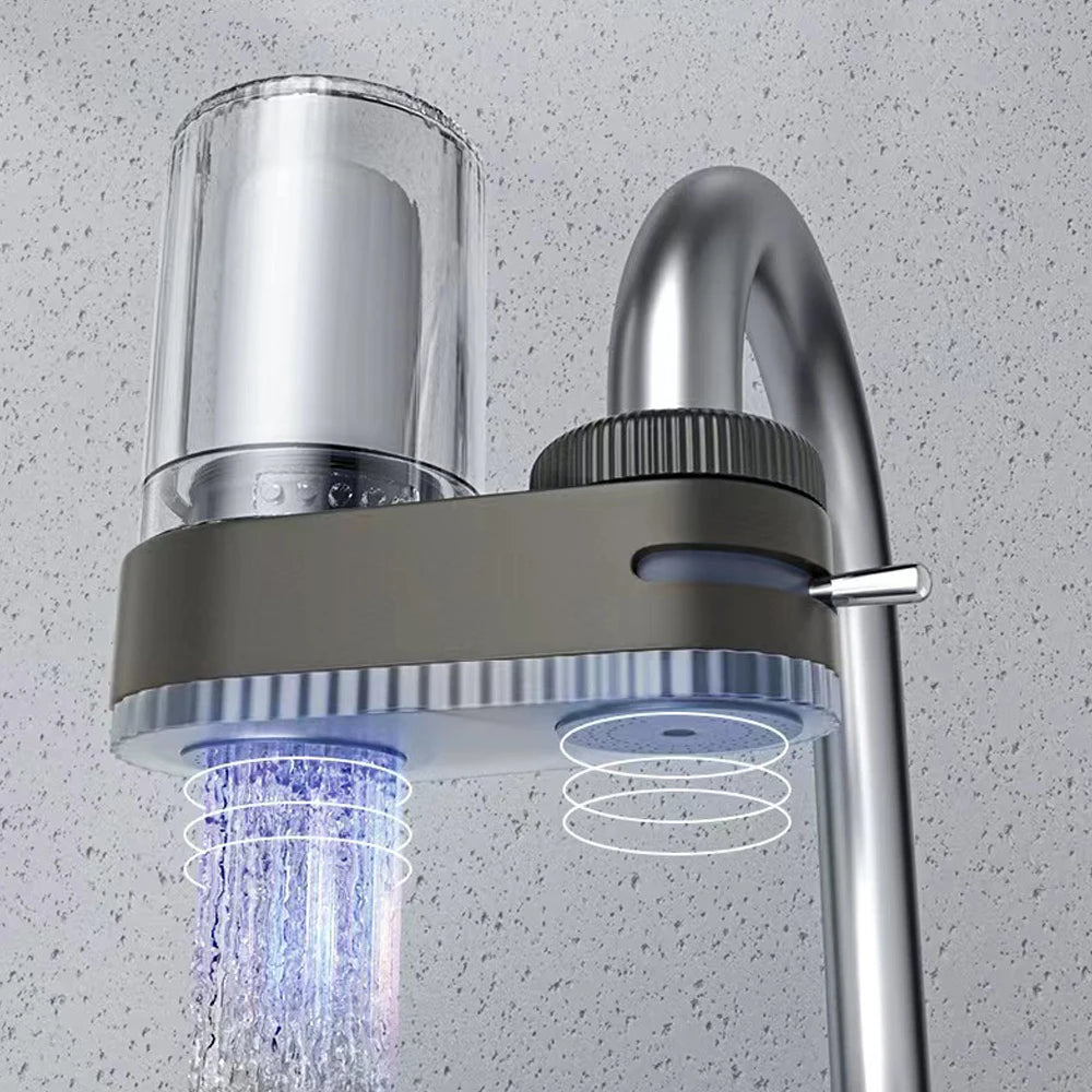 Filtro de torneira para cozinha purificador cerâmico lavável em fundo branco