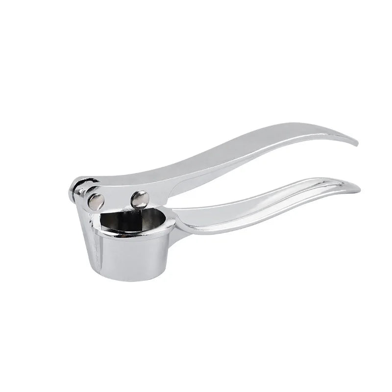 Espremedor de alho manual em aço inox com alça ergonômica em fundo branco