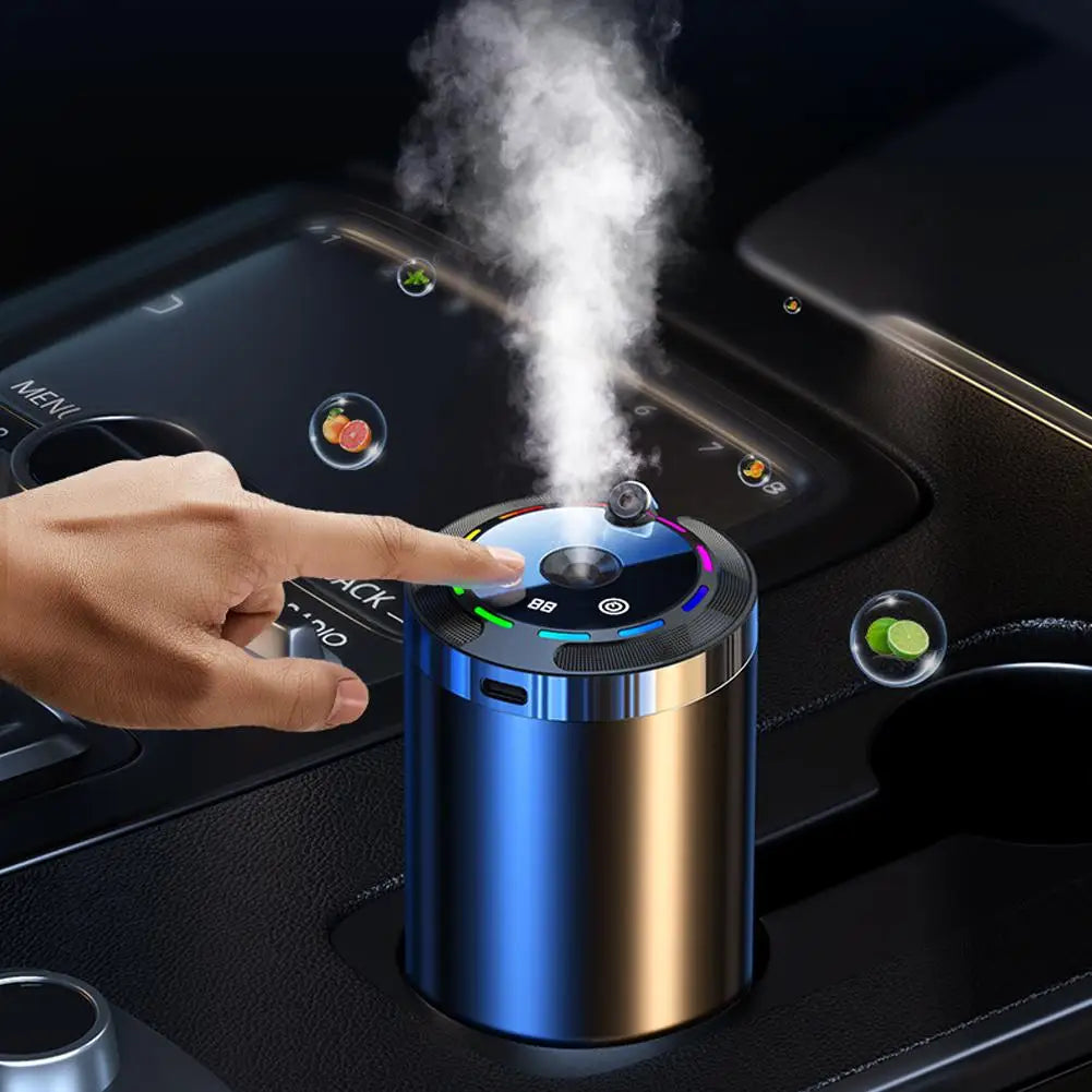Difusor aromático de carro elétrico umidificador 5 modos USB em fundo branco