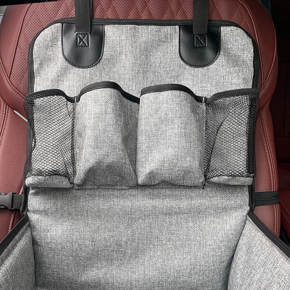 Cadeira elevatória pet para banco dianteiro do carro com bolsos em fundo branco