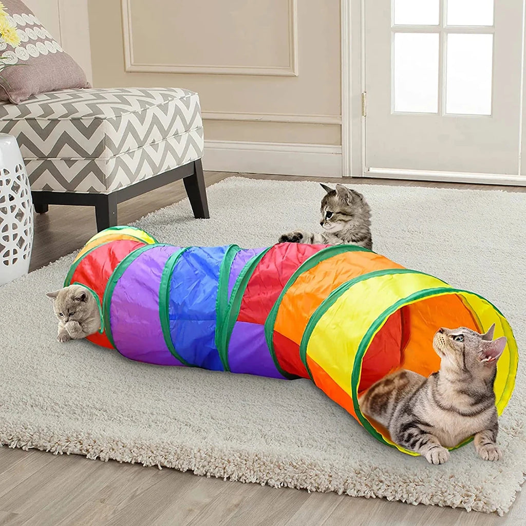Túnel dobrável para gatos brinquedo interativo em fundo branco
