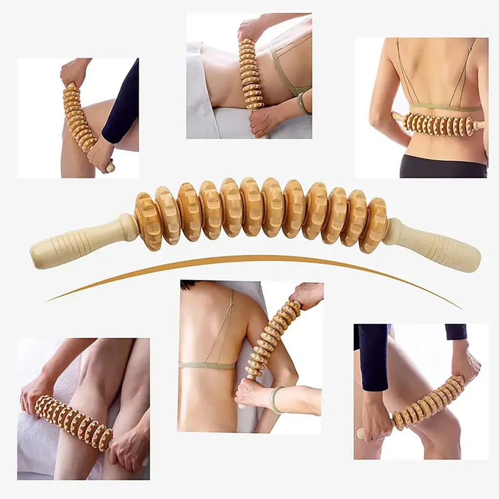 Massageador corporal de madeira rolo manual em fundo branco