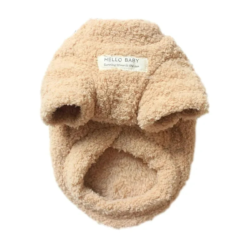 Roupinha suéter de inverno para cães em tricô macio com gola alta em fundo branco