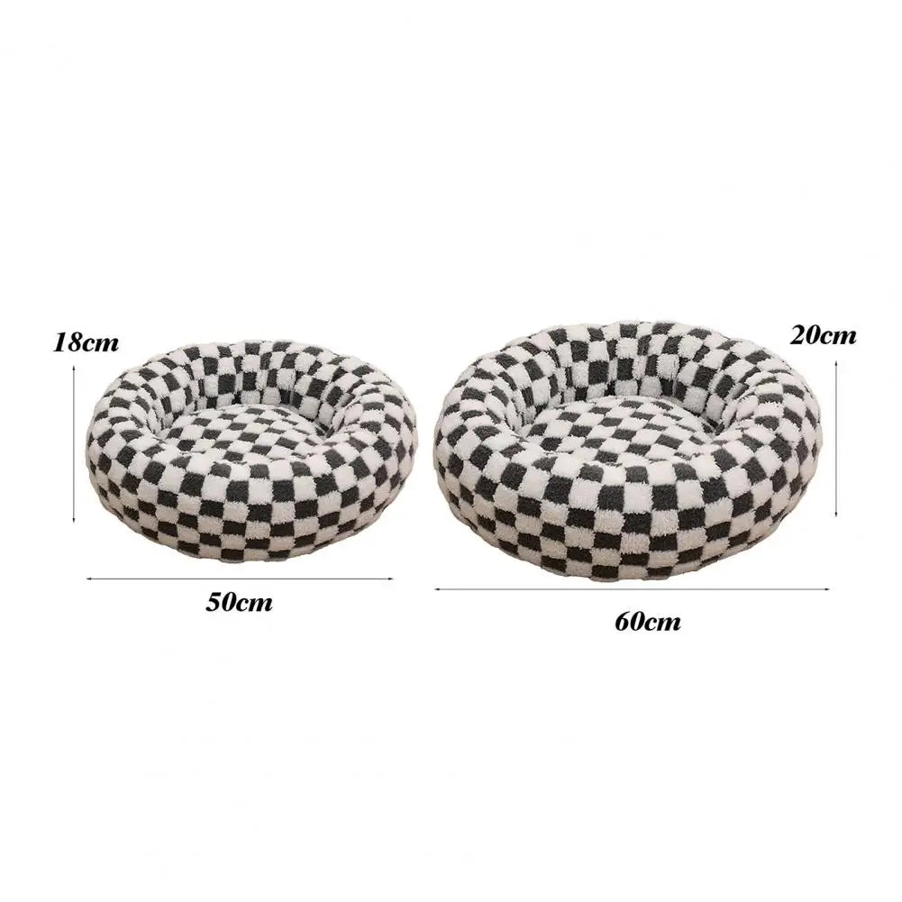 Cama calmante anti ansiedade para pet em pelúcia redonda formato donut em fundo branco