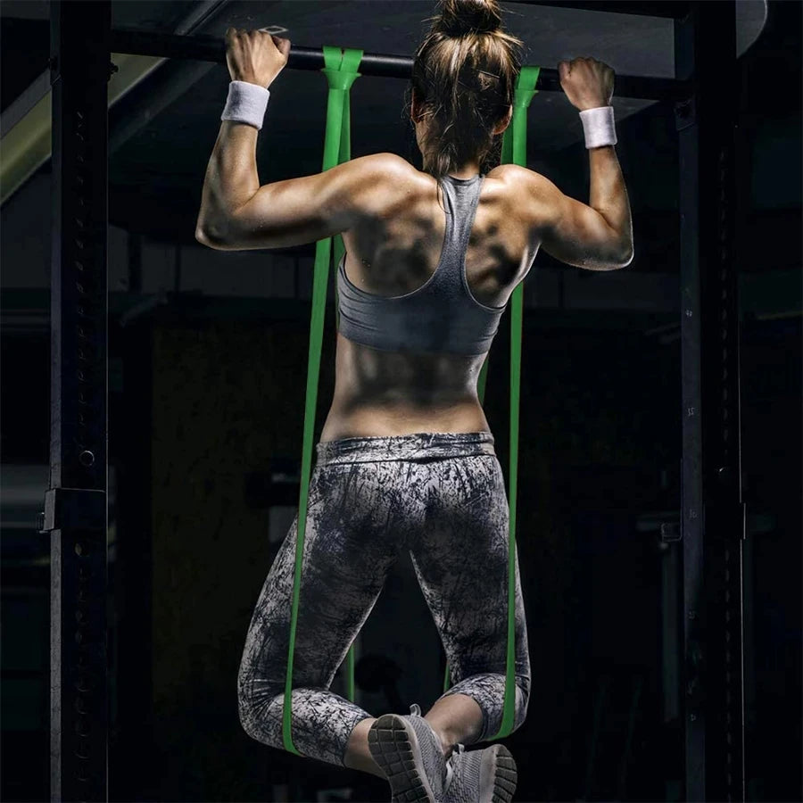 Faixa elástica de resistência kit pilates treino em casa em fundo branco