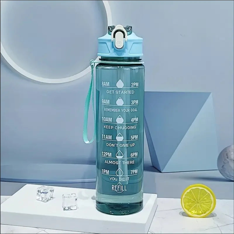 Garrafa de água squeeze 800ml academia esporte em fundo branco