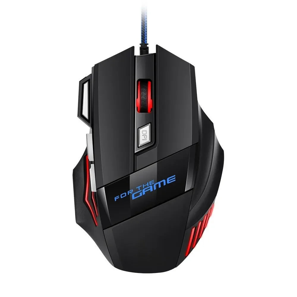 Mouse gamer USB com LED RGB ergonômico em fundo branco