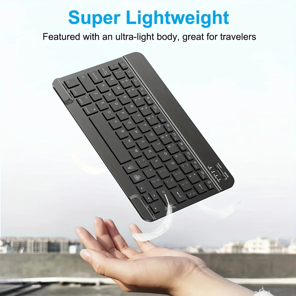 Teclado bluetooth ultra slim portátil em fundo branco