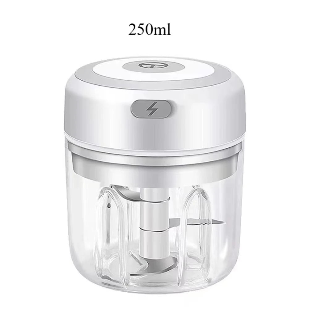 Mini processador de alimentos elétrico USB 250ml picador portátil em fundo branco