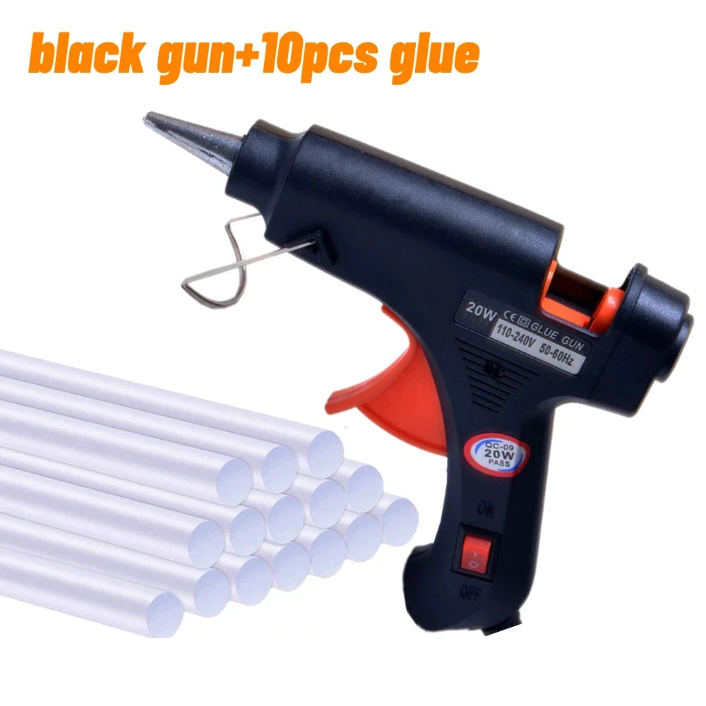 Pistola de cola quente elétrica com bastão de 7 mm em fundo branco