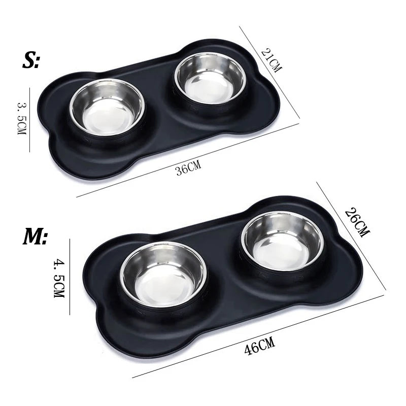 Comedouro silicone duplo com tigelas aço inox removíveis em fundo branco