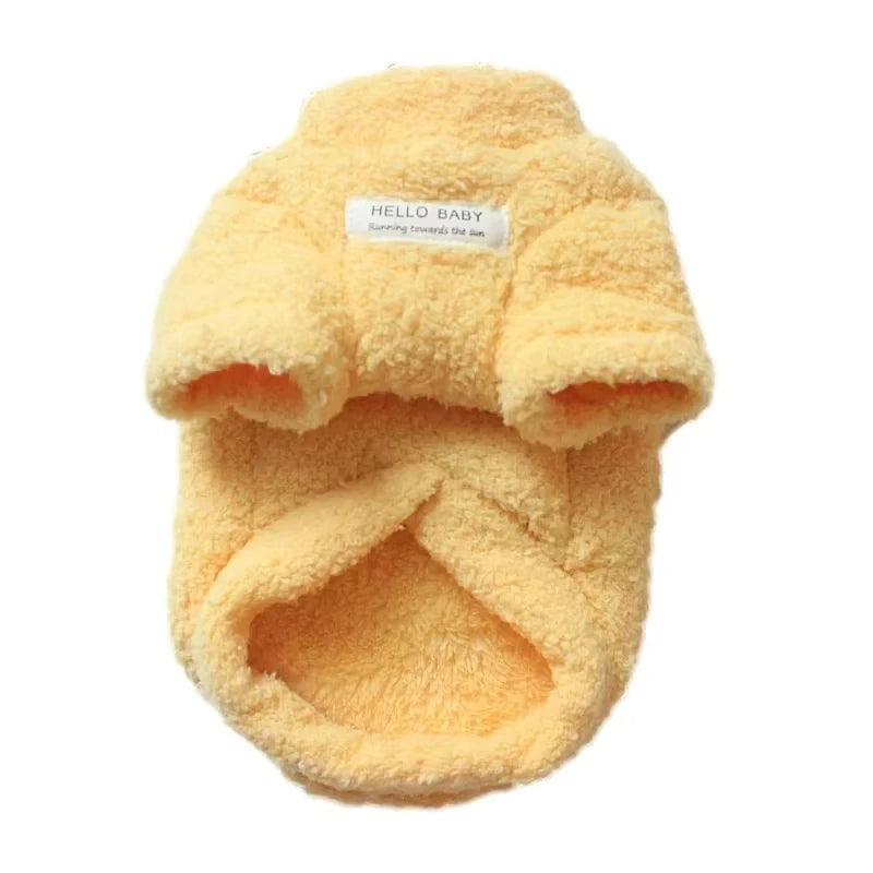 Roupinha suéter de inverno para cães em tricô macio com gola alta em fundo branco