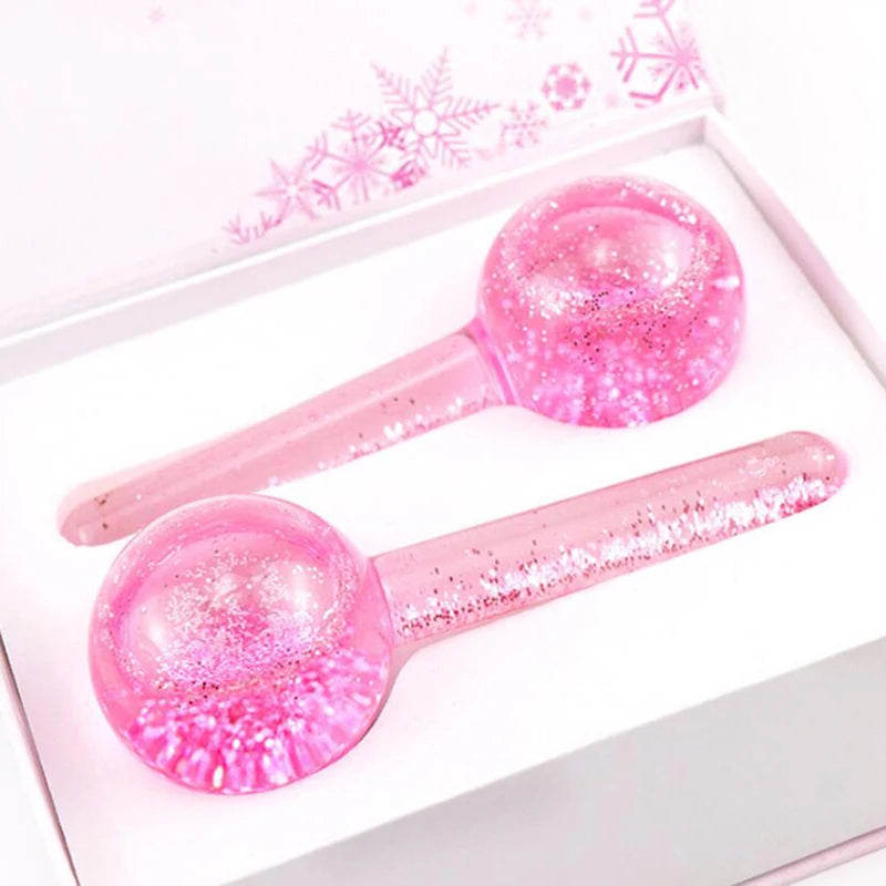 Ice globes massageador facial esferas de gelo para skincare em fundo branco