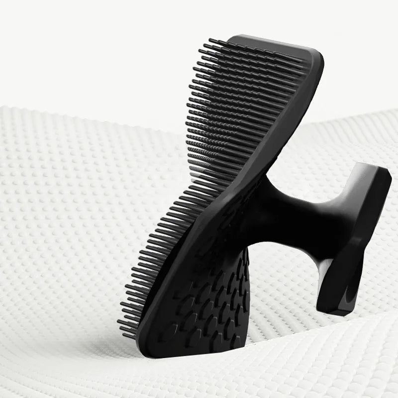 Escova facial de silicone limpeza profunda em fundo branco