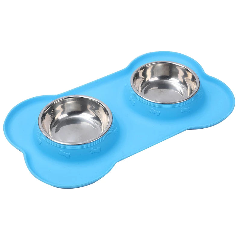 Comedouro silicone duplo com tigelas aço inox removíveis em fundo branco