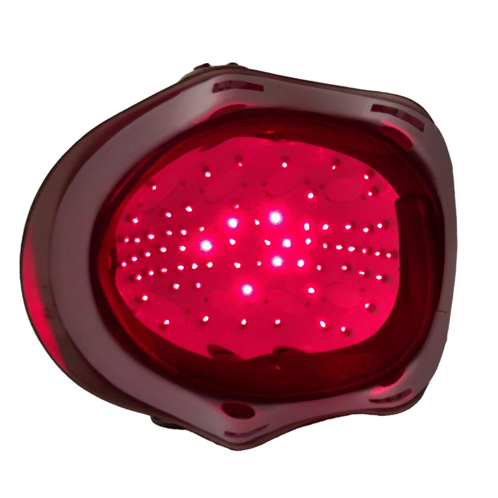 Capacete laser LED fototerapia para crescimento capilar em fundo branco
