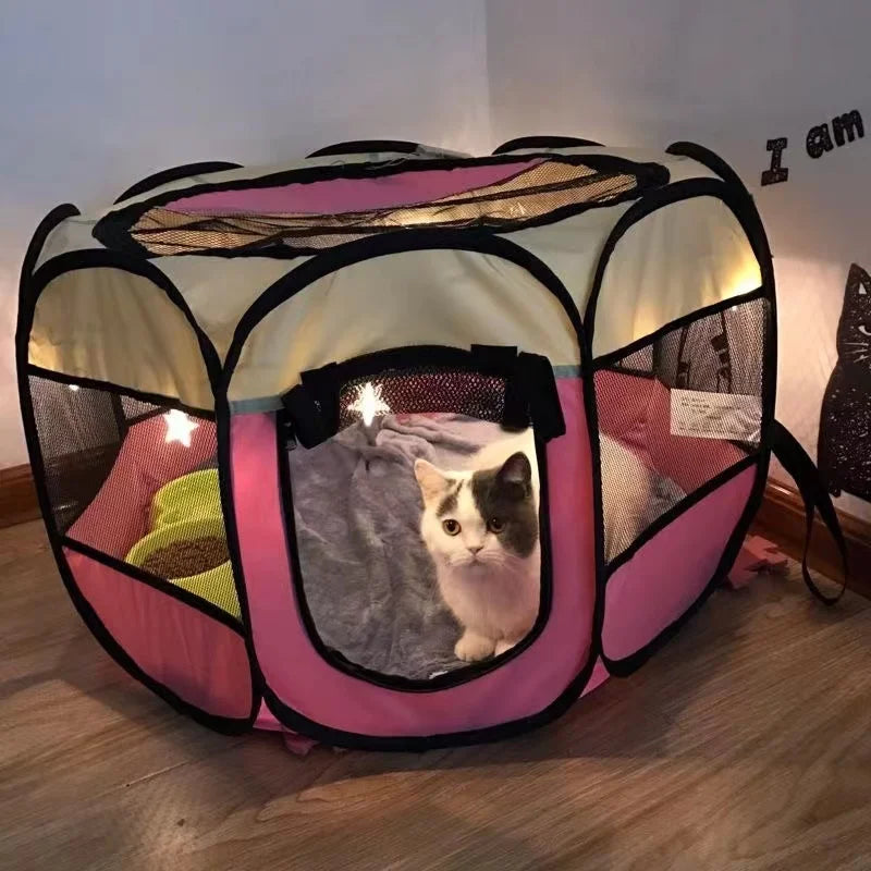 Casinha tenda dobrável para cães e gatos portátil respirável em fundo branco