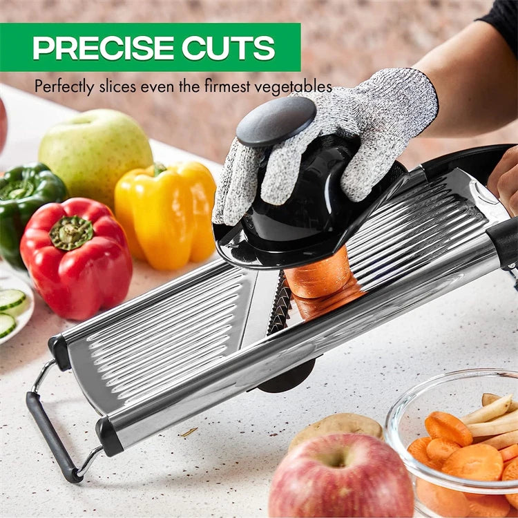 Mandoline fatiador profissional em aço inox ajustável em fundo branco