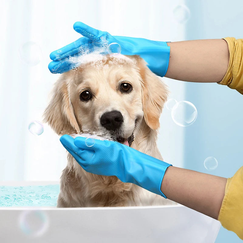 Luva de silicone banho massageadora tira pelos em fundo branco
