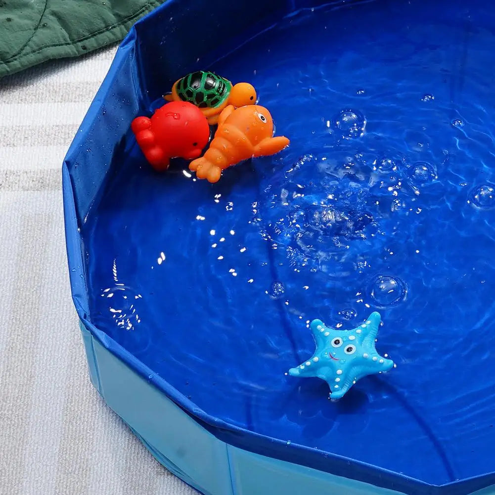 Piscina dobrável para pets banho e diversão antiderrapante em fundo branco