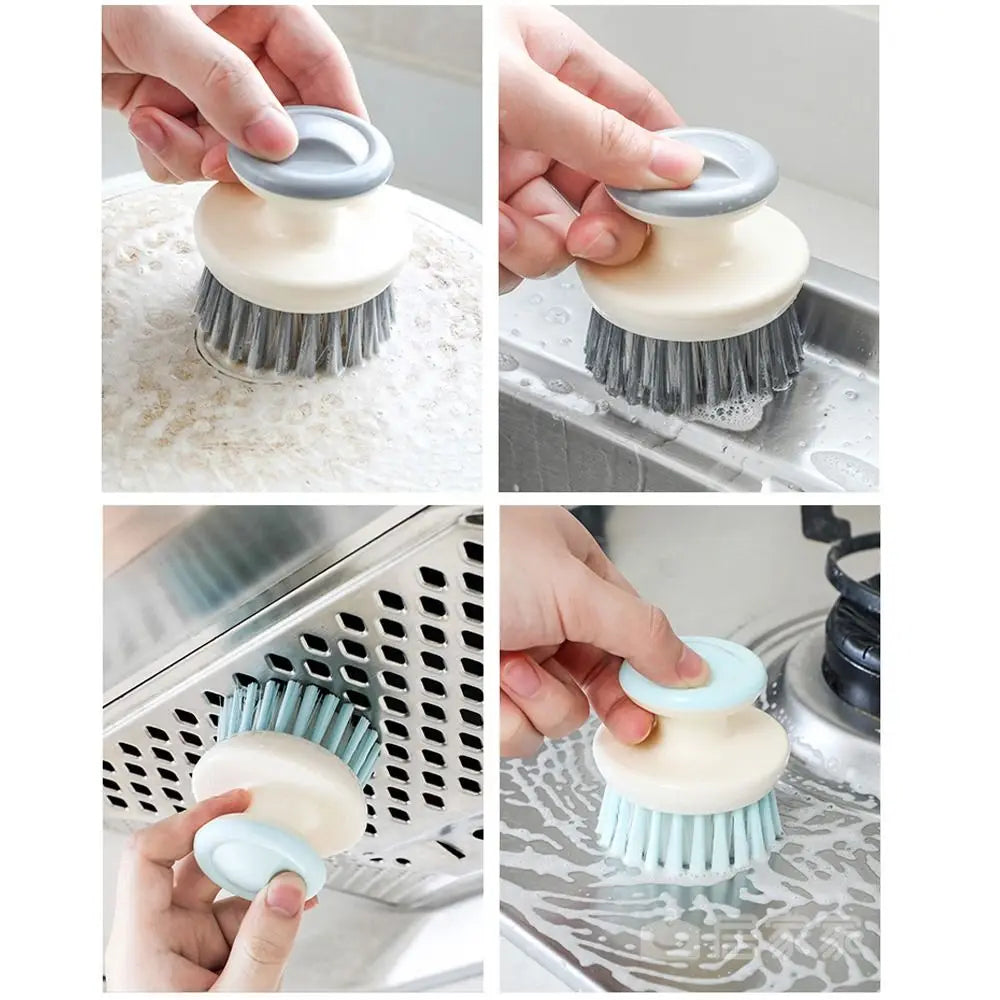 Escova multiuso de limpeza para cozinha com cerdas resistentes em fundo branco