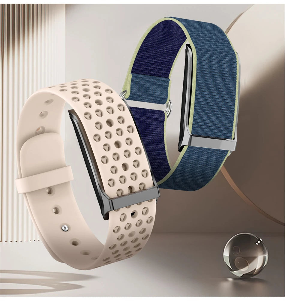 Pulseira fitness inteligente à prova d'água com monitor cardíaco em fundo branco