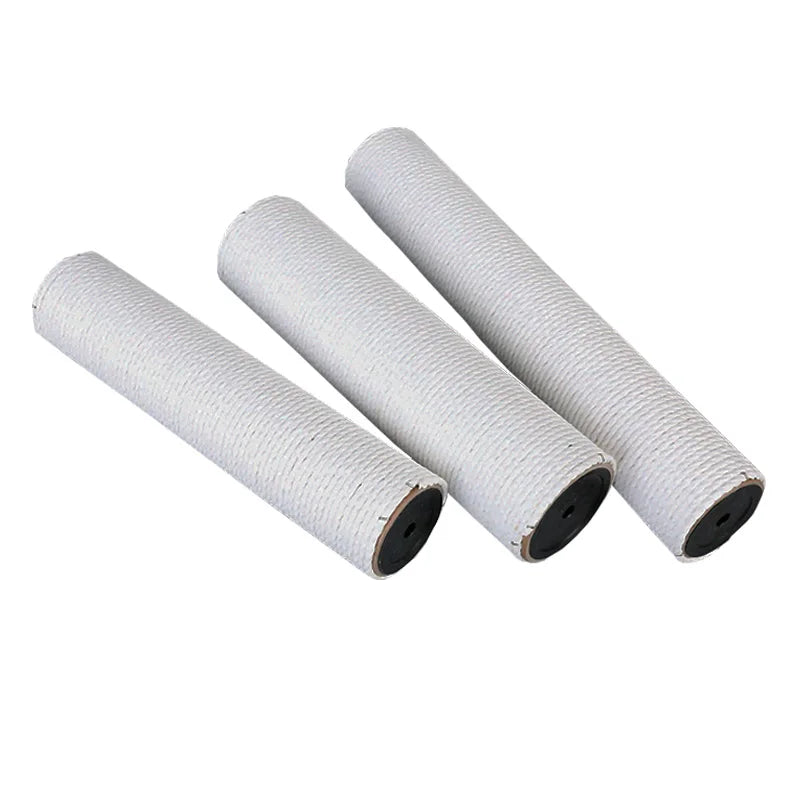 Arranhador para gatos poste com corda sisal e base antiderrapante em fundo branco