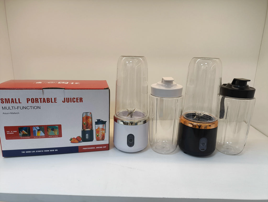 Mini liquidificador portátil USB 400ml recarregável em fundo branco