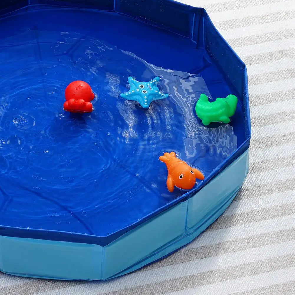 Piscina dobrável para pets banho e diversão antiderrapante em fundo branco