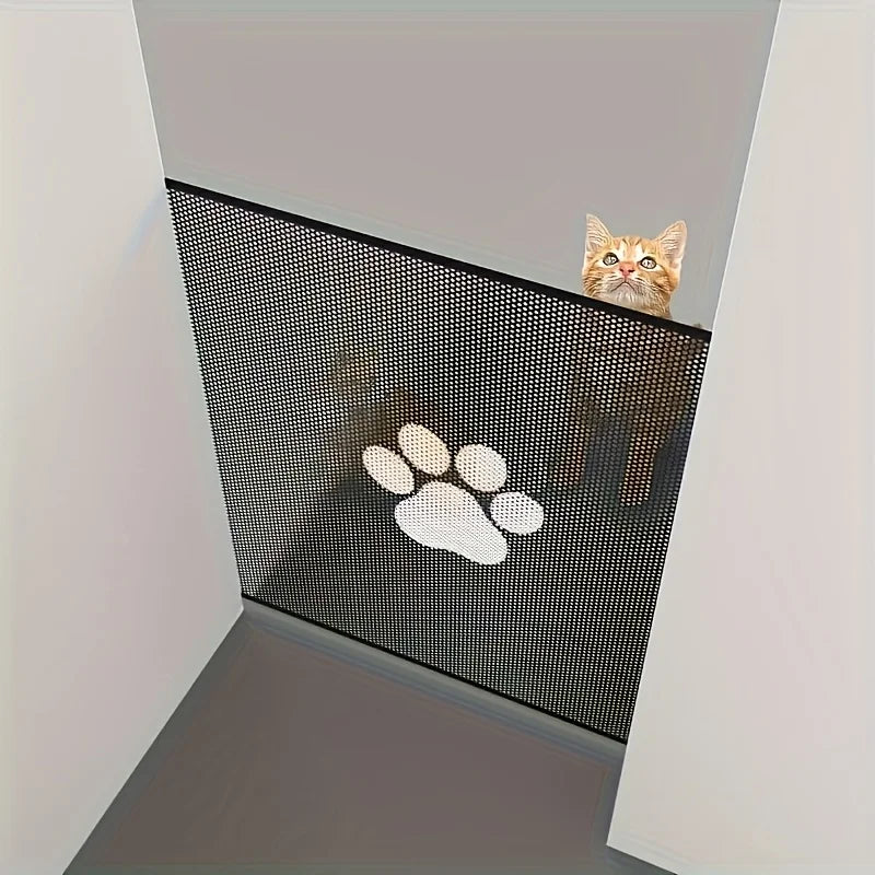 Portão pet mesh ajustável retrátil em fundo branco