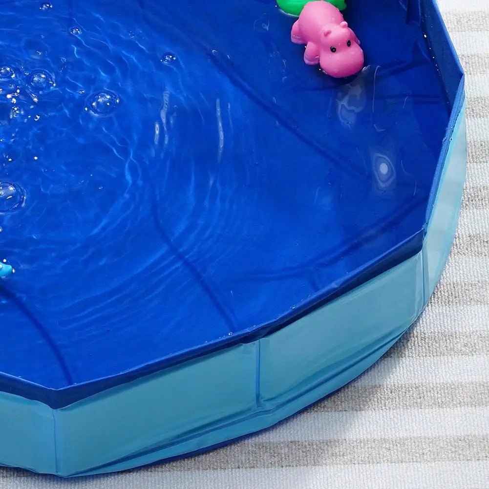Piscina dobrável para pets banho e diversão antiderrapante em fundo branco