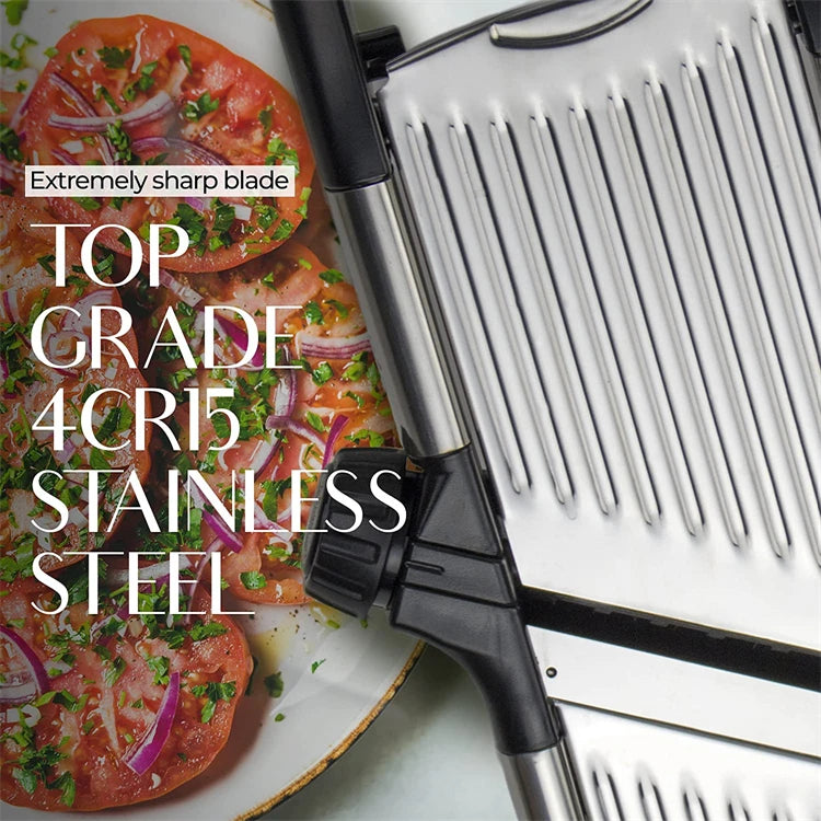 Mandoline fatiador profissional em aço inox ajustável em fundo branco